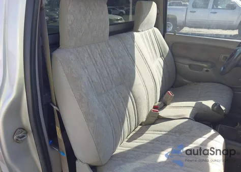 2001 Toyota Tacoma из США, поврежденный, VIN 5TENL42N71Z740613